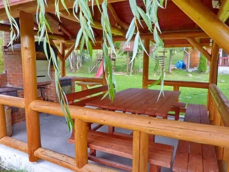 Sub Cetate Cazare | Sat de vacanță (K0527-12) Imaginea poate fi supusă drepturilor de autor. Se recomandă contactarea titularului drepturilor.