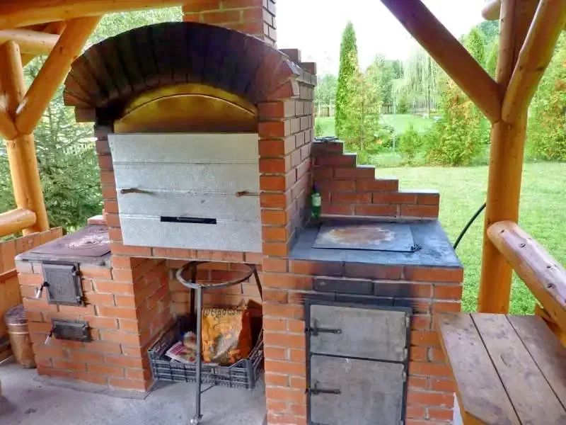 Sub Cetate Cazare | Sat de vacanță (K0527-13) Imaginea poate fi supusă drepturilor de autor. Se recomandă contactarea titularului drepturilor.