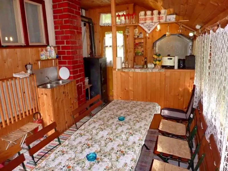 Zeteváralja Szállás | Üdülőfalu (K0527-15) A kép szerzői jogvédelem alatt állhat. Javasolt a kapcsolatfelvétel a jog tulajdonossal.