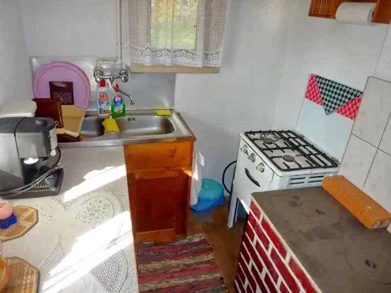 Sub Cetate Cazare | Sat de vacanță (K0527-20) Imaginea poate fi supusă drepturilor de autor. Se recomandă contactarea titularului drepturilor.