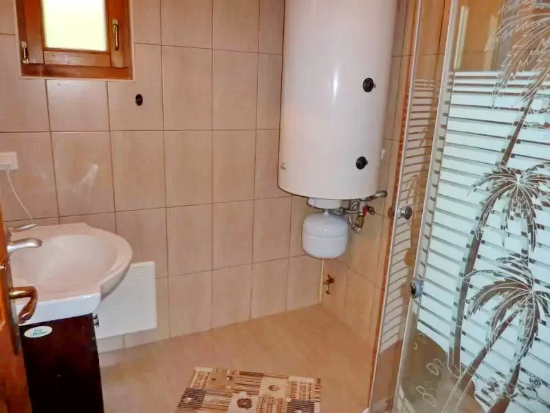 Zeteváralja Szállás | Üdülőfalu (K0528-24) A kép szerzői jogvédelem alatt állhat. Javasolt a kapcsolatfelvétel a jog tulajdonossal.