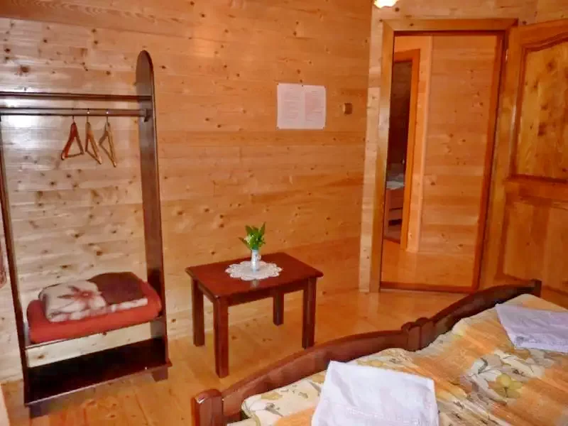 Sub Cetate Cazare | Sat de vacanță (K0528-33) Imaginea poate fi supusă drepturilor de autor. Se recomandă contactarea titularului drepturilor.