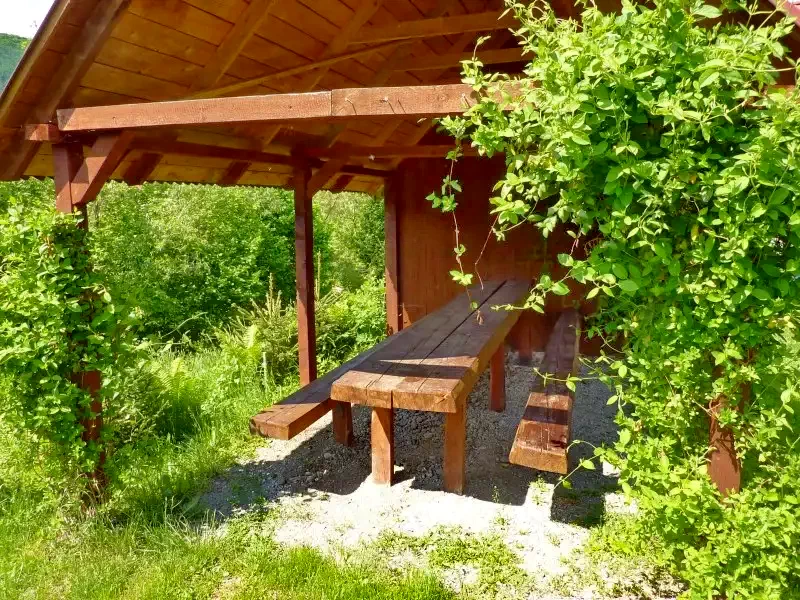 Sub Cetate Cazare | Sat de vacanță (K0717-10) Imaginea poate fi supusă drepturilor de autor. Se recomandă contactarea titularului drepturilor.