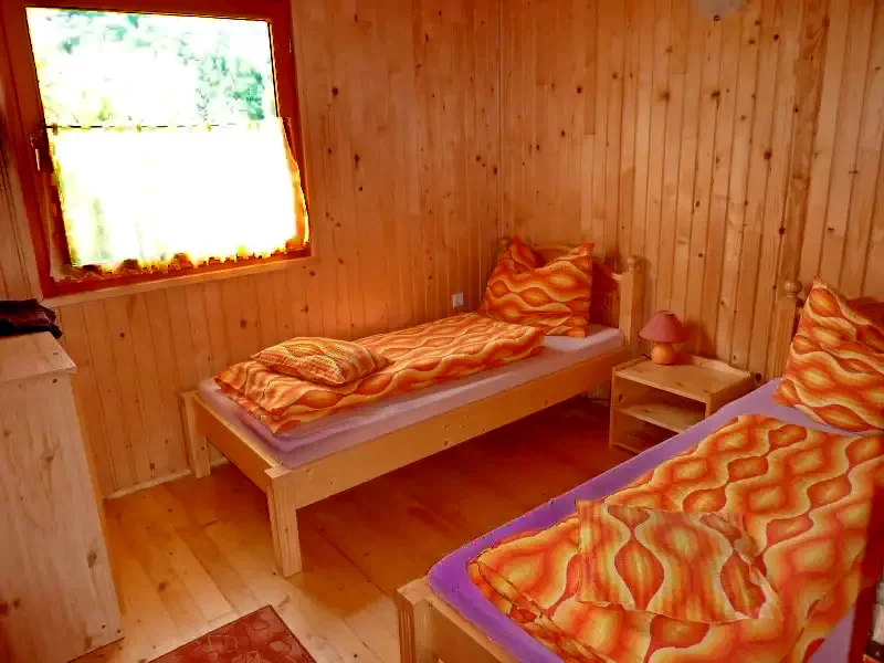 Sub Cetate Cazare | Sat de vacanță (K0717-14) Imaginea poate fi supusă drepturilor de autor. Se recomandă contactarea titularului drepturilor.