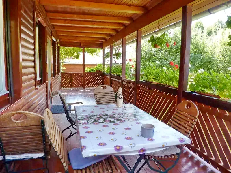 Sub Cetate Cazare | Sat de vacanță (K0719-10) Imaginea poate fi supusă drepturilor de autor. Se recomandă contactarea titularului drepturilor.