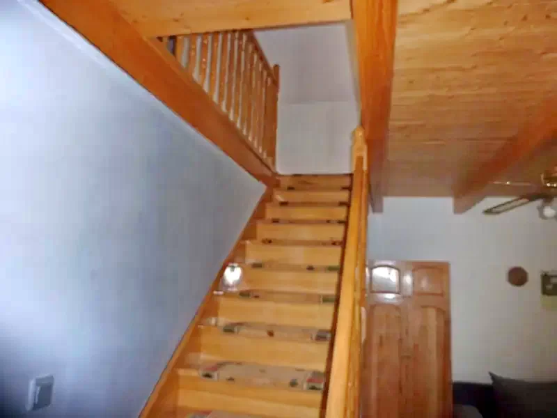 Sub Cetate Cazare | Sat de vacanță (K0719-23) Imaginea poate fi supusă drepturilor de autor. Se recomandă contactarea titularului drepturilor.