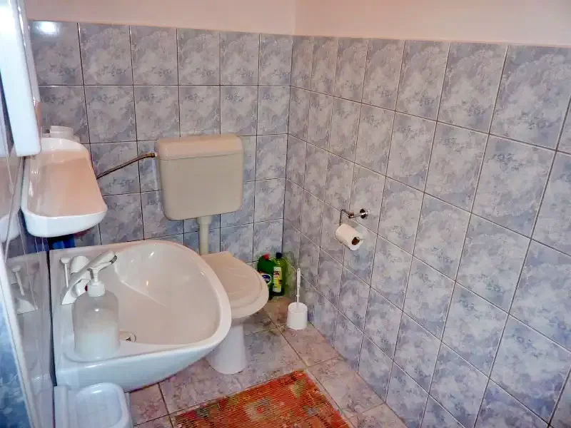 Sub Cetate Cazare | Sat de vacanță (K0719-25) Imaginea poate fi supusă drepturilor de autor. Se recomandă contactarea titularului drepturilor.