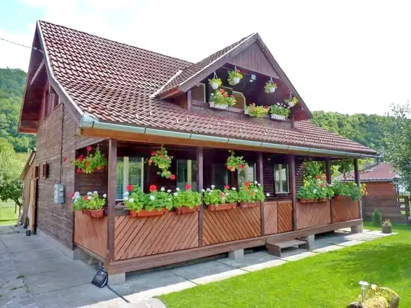 Sub Cetate Cazare | Cabană (K0719-34) Imaginea poate fi supusă drepturilor de autor. Se recomandă contactarea titularului drepturilor. Sub Cetate Cazare | Cabană (K0719-34) Imaginea poate fi supusă drepturilor de autor. Se recomandă contactarea titularului drepturilor.