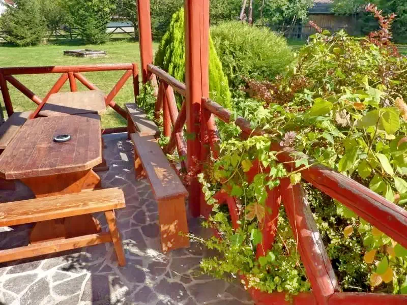 Sub Cetate Cazare | Cabană (K1138-9) Imaginea poate fi supusă drepturilor de autor. Se recomandă contactarea titularului drepturilor. Sub Cetate Cazare | Cabană (K1138-9) Imaginea poate fi supusă drepturilor de autor. Se recomandă contactarea titularului drepturilor.