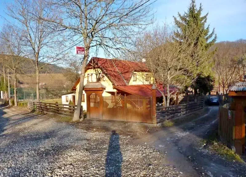 Sub Cetate Cazare | Sat de vacanță (K1139-24) Imaginea poate fi supusă drepturilor de autor. Se recomandă contactarea titularului drepturilor.