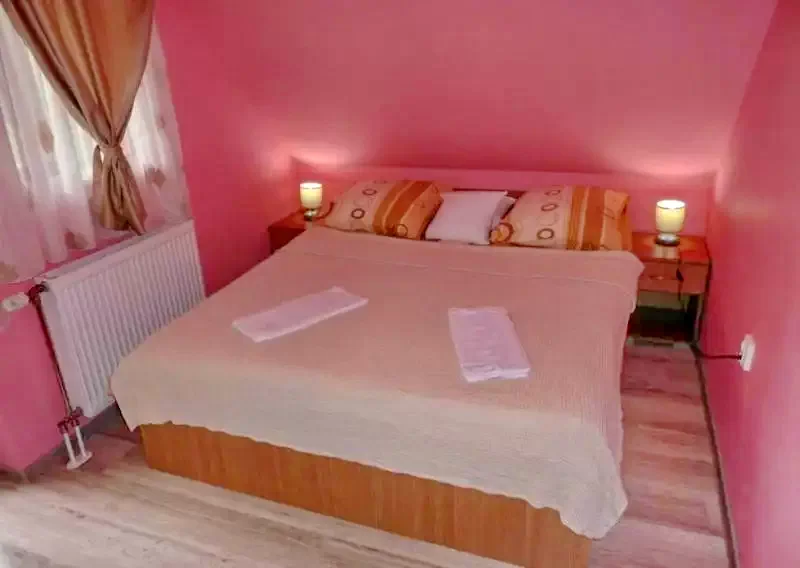 Sub Cetate Cazare | Cabană (K1140-5) Imaginea poate fi supusă drepturilor de autor. Se recomandă contactarea titularului drepturilor. Sub Cetate Cazare | Cabană (K1140-5) Imaginea poate fi supusă drepturilor de autor. Se recomandă contactarea titularului drepturilor.