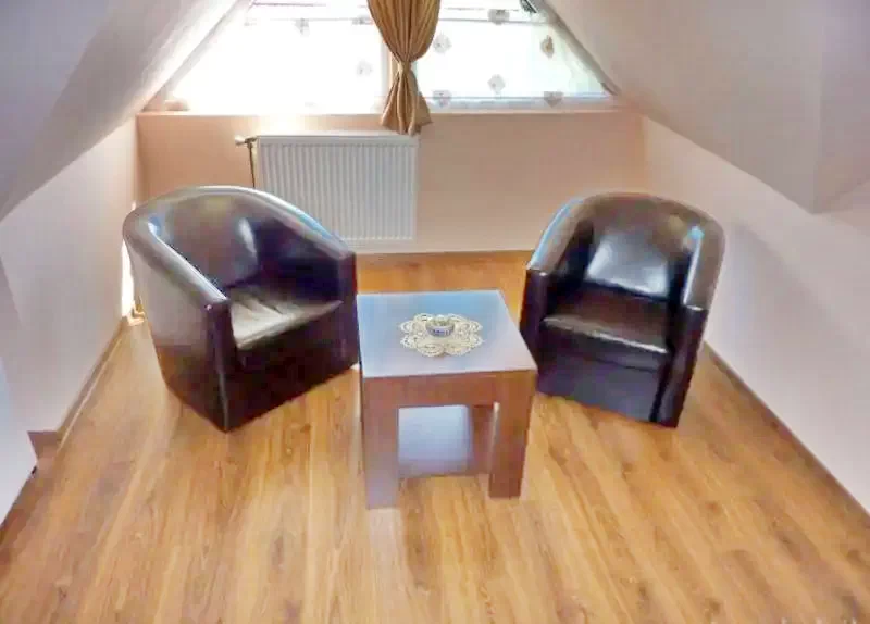 Sub Cetate Cazare | Cabană (K1140-11) Imaginea poate fi supusă drepturilor de autor. Se recomandă contactarea titularului drepturilor. Sub Cetate Cazare | Cabană (K1140-11) Imaginea poate fi supusă drepturilor de autor. Se recomandă contactarea titularului drepturilor.