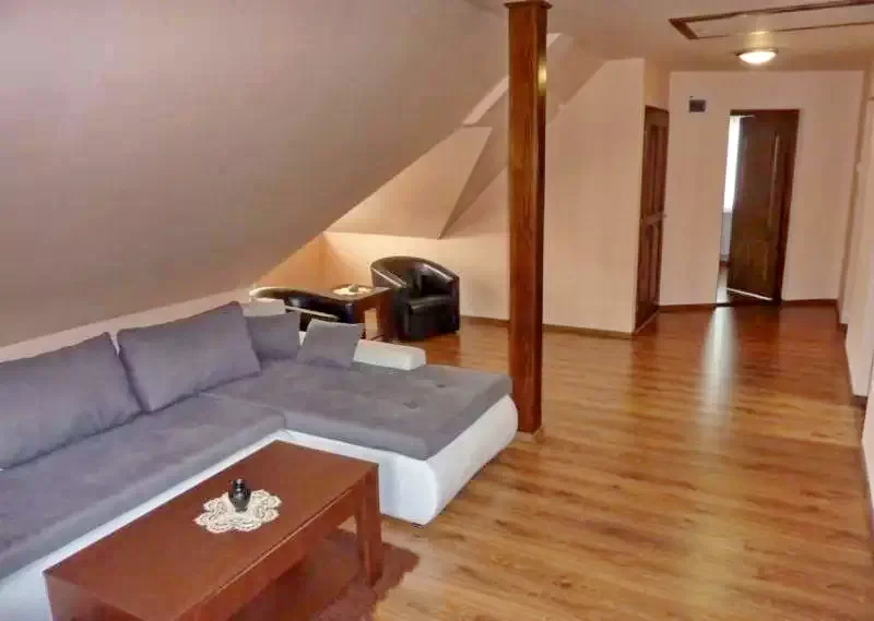 Sub Cetate Cazare | Cabană (K1140-22) Imaginea poate fi supusă drepturilor de autor. Se recomandă contactarea titularului drepturilor. Sub Cetate Cazare | Cabană (K1140-22) Imaginea poate fi supusă drepturilor de autor. Se recomandă contactarea titularului drepturilor.