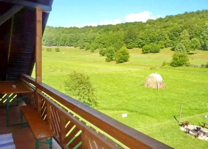 Zeteváralja Szállás | Üdülőfalu (K1140-23) A kép szerzői jogvédelem alatt állhat. Javasolt a kapcsolatfelvétel a jog tulajdonossal.