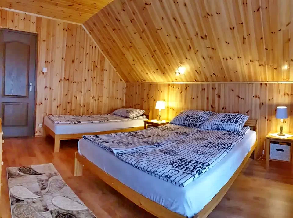 Sub Cetate Cazare | Cabană (K1390-2) Imaginea poate fi supusă drepturilor de autor. Se recomandă contactarea titularului drepturilor. Sub Cetate Cazare | Cabană (K1390-2) Imaginea poate fi supusă drepturilor de autor. Se recomandă contactarea titularului drepturilor.