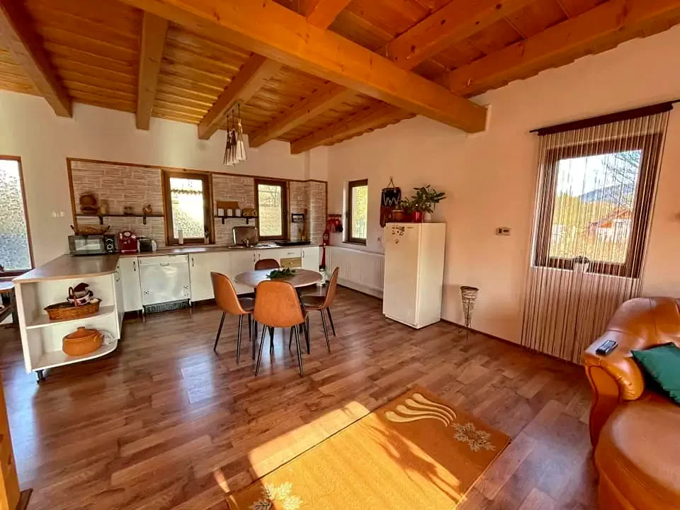 Sub Cetate Cazare | Cabană (K1390-5) Imaginea poate fi supusă drepturilor de autor. Se recomandă contactarea titularului drepturilor. Sub Cetate Cazare | Cabană (K1390-5) Imaginea poate fi supusă drepturilor de autor. Se recomandă contactarea titularului drepturilor.