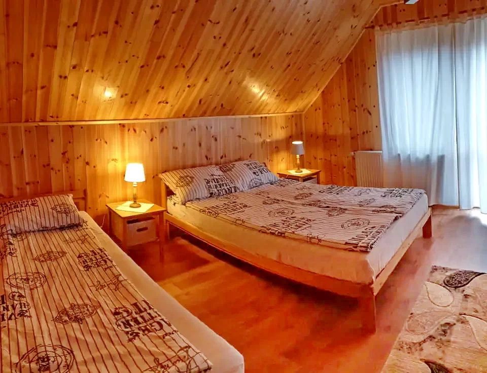 Zeteváralja Szállás | Üdülőfalu (K1390-9) A kép szerzői jogvédelem alatt állhat. Javasolt a kapcsolatfelvétel a jog tulajdonossal.