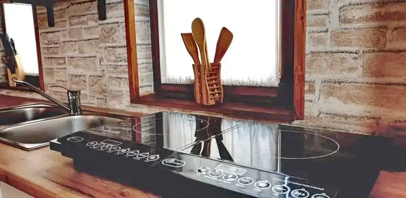 Sub Cetate Cazare | Sat de vacanță (K1390-22) Imaginea poate fi supusă drepturilor de autor. Se recomandă contactarea titularului drepturilor.