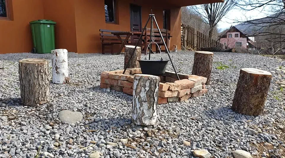 Sub Cetate Cazare | Cabană (K1390-23) Imaginea poate fi supusă drepturilor de autor. Se recomandă contactarea titularului drepturilor. Sub Cetate Cazare | Cabană (K1390-23) Imaginea poate fi supusă drepturilor de autor. Se recomandă contactarea titularului drepturilor.