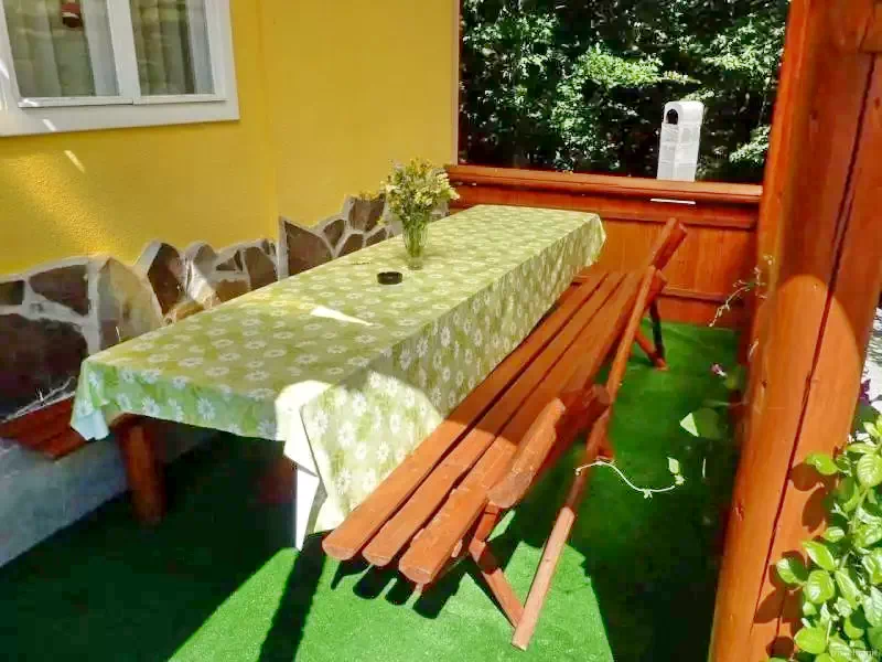 Libán Szállás | Üdülőfalu (K0517-18) A kép szerzői jogvédelem alatt állhat. Javasolt a kapcsolatfelvétel a jog tulajdonossal.