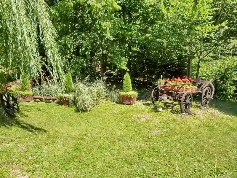 Libán Szállás | Üdülőfalu (K0517-23) A kép szerzői jogvédelem alatt állhat. Javasolt a kapcsolatfelvétel a jog tulajdonossal.