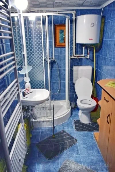 Vărșag Cazare | Sat de vacanță (K0022-6) Imaginea poate fi supusă drepturilor de autor. Se recomandă contactarea titularului drepturilor.