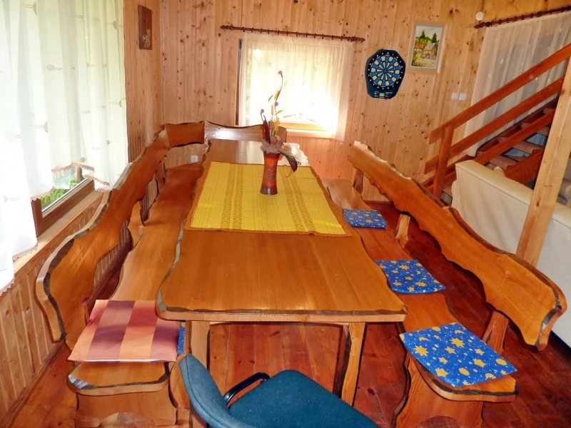 Vărșag Cazare | Sat de vacanță (K0022-16) Imaginea poate fi supusă drepturilor de autor. Se recomandă contactarea titularului drepturilor.