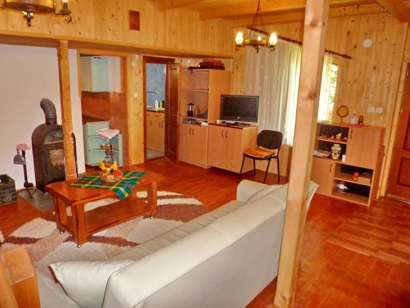 Vărșag Cazare | Sat de vacanță (K0022-18) Imaginea poate fi supusă drepturilor de autor. Se recomandă contactarea titularului drepturilor.