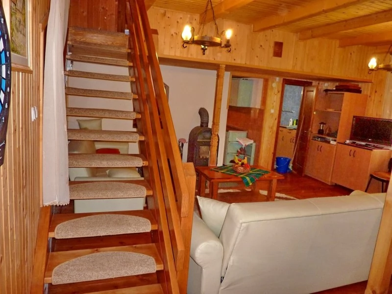 Vărșag Cazare | Sat de vacanță (K0022-25) Imaginea poate fi supusă drepturilor de autor. Se recomandă contactarea titularului drepturilor.