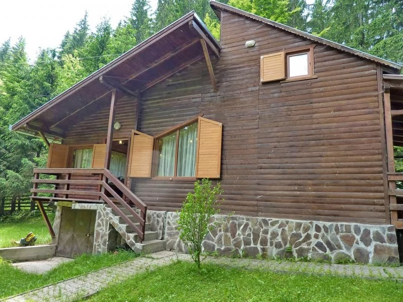 Vărșag Cazare | Sat de vacanță (K0022-38) Imaginea poate fi supusă drepturilor de autor. Se recomandă contactarea titularului drepturilor.