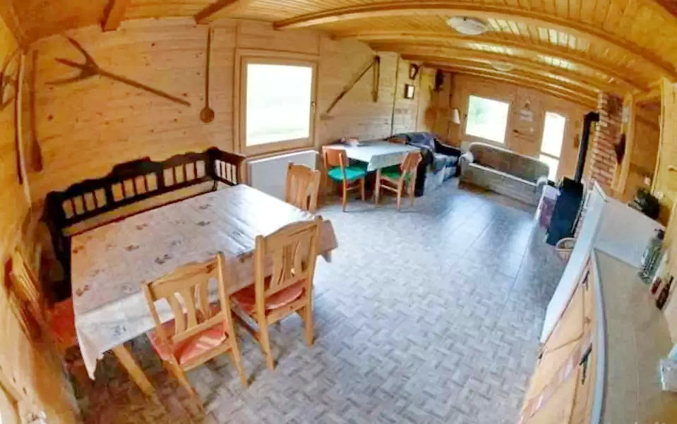 Székelyvarság Szállás | Kulcsosház (K1155-1) A kép szerzői jogvédelem alatt állhat. Javasolt a kapcsolatfelvétel a jog tulajdonossal. Székelyvarság Szállás | Kulcsosház (K1155-1) A kép szerzői jogvédelem alatt állhat. Javasolt a kapcsolatfelvétel a jog tulajdonossal.