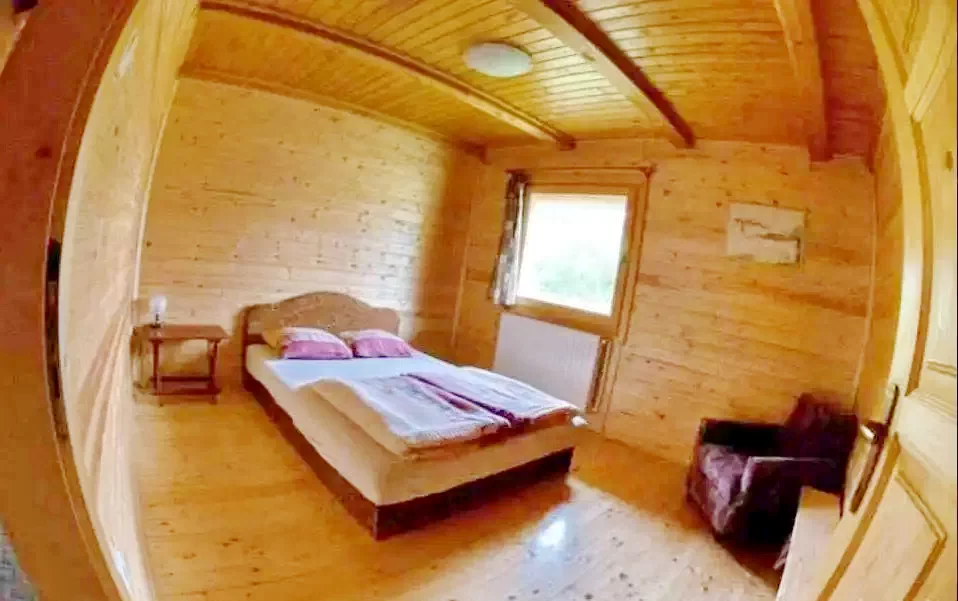 Vărșag Cazare | Cabană (K1155-4) Imaginea poate fi supusă drepturilor de autor. Se recomandă contactarea titularului drepturilor. Vărșag Cazare | Cabană (K1155-4) Imaginea poate fi supusă drepturilor de autor. Se recomandă contactarea titularului drepturilor.