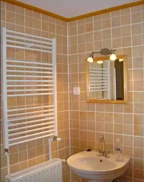 Vărșag Cazare | Cabană (K1155-5) Imaginea poate fi supusă drepturilor de autor. Se recomandă contactarea titularului drepturilor. Vărșag Cazare | Cabană (K1155-5) Imaginea poate fi supusă drepturilor de autor. Se recomandă contactarea titularului drepturilor.