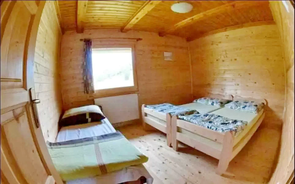 Vărșag Cazare | Sat de vacanță (K1155-6) Imaginea poate fi supusă drepturilor de autor. Se recomandă contactarea titularului drepturilor.