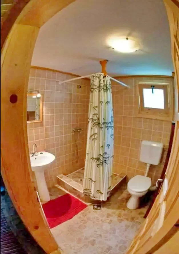 Vărșag Cazare | Cabană (K1155-7) Imaginea poate fi supusă drepturilor de autor. Se recomandă contactarea titularului drepturilor. Vărșag Cazare | Cabană (K1155-7) Imaginea poate fi supusă drepturilor de autor. Se recomandă contactarea titularului drepturilor.