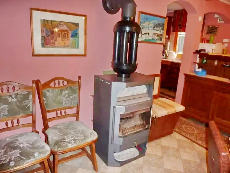 Izvoare Cazare | Sat de vacanță (K0281-25) Imaginea poate fi supusă drepturilor de autor. Se recomandă contactarea titularului drepturilor.