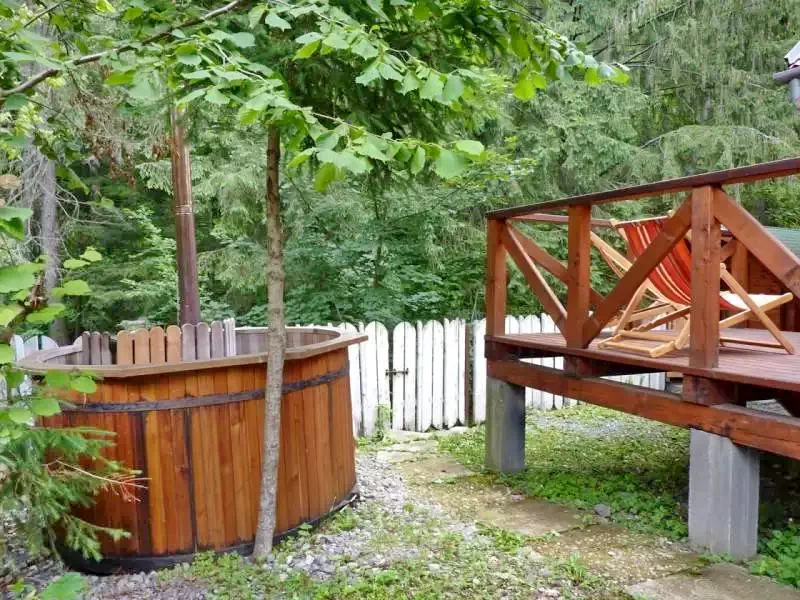 Izvoare Cazare | Cabană (K0281-35) Imaginea poate fi supusă drepturilor de autor. Se recomandă contactarea titularului drepturilor. Izvoare Cazare | Cabană (K0281-35) Imaginea poate fi supusă drepturilor de autor. Se recomandă contactarea titularului drepturilor.