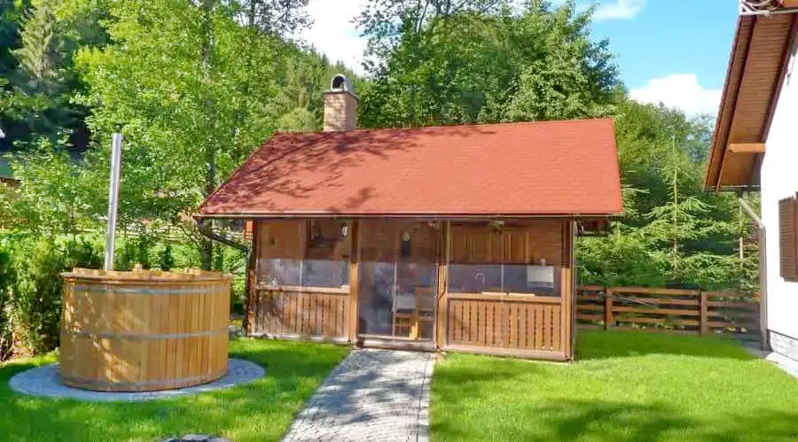 Izvoare Cazare | Sat de vacanță (K0386-2) Imaginea poate fi supusă drepturilor de autor. Se recomandă contactarea titularului drepturilor.