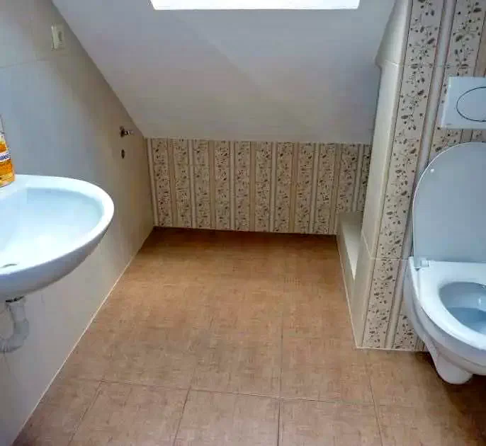 Izvoare Cazare | Cabană (K0386-18) Imaginea poate fi supusă drepturilor de autor. Se recomandă contactarea titularului drepturilor. Izvoare Cazare | Cabană (K0386-18) Imaginea poate fi supusă drepturilor de autor. Se recomandă contactarea titularului drepturilor.