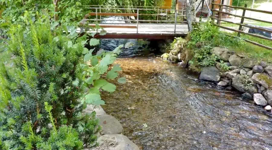 Izvoare Cazare | Sat de vacanță (K0386-25) Imaginea poate fi supusă drepturilor de autor. Se recomandă contactarea titularului drepturilor.