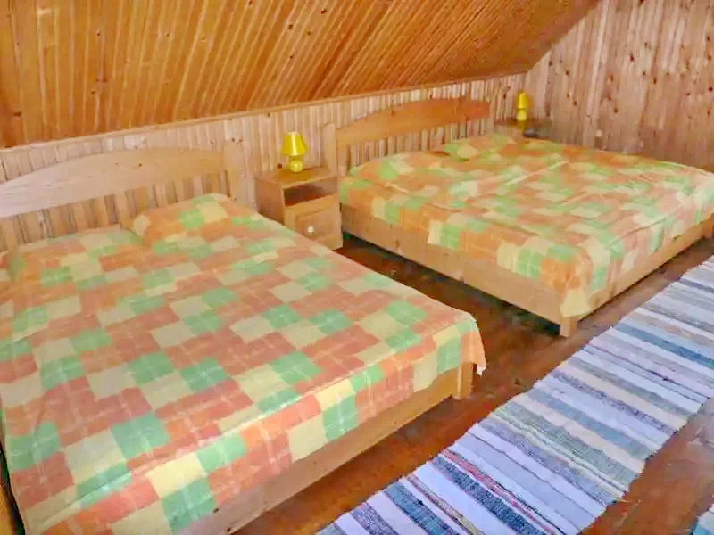 Izvoare Cazare | Sat de vacanță (K0390-33) Imaginea poate fi supusă drepturilor de autor. Se recomandă contactarea titularului drepturilor.