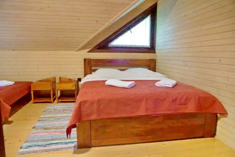 Ivó Szállás | Bungalow (K0403-19) A kép szerzői jogvédelem alatt állhat. Javasolt a kapcsolatfelvétel a jog tulajdonossal.