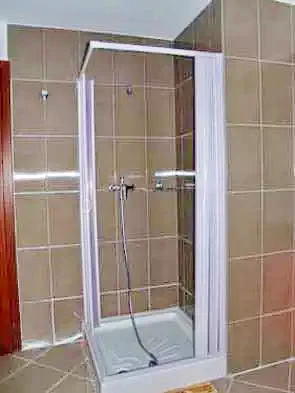 Izvoare Cazare | Casă de apartamente (K0403-21) Imaginea poate fi supusă drepturilor de autor. Se recomandă contactarea titularului drepturilor.