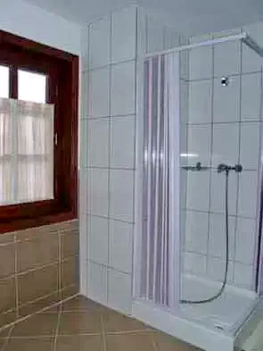 Izvoare Cazare | Bungalow (K0403-22) Imaginea poate fi supusă drepturilor de autor. Se recomandă contactarea titularului drepturilor.