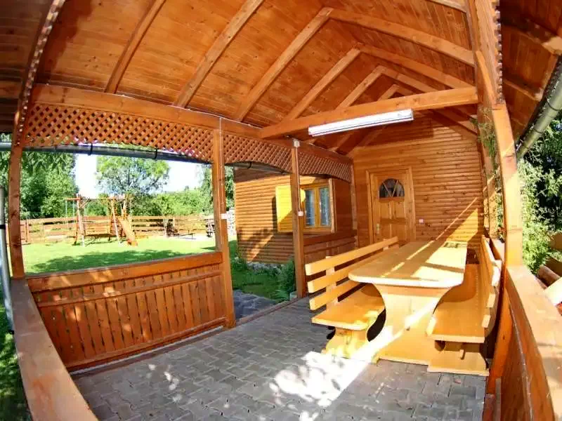 Izvoare Cazare | Sat de vacanță (K0405-6) Imaginea poate fi supusă drepturilor de autor. Se recomandă contactarea titularului drepturilor.