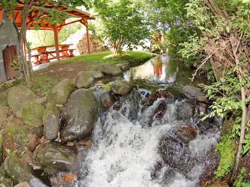 Ivó Szállás | Üdülőfalu (K0405-15) A kép szerzői jogvédelem alatt állhat. Javasolt a kapcsolatfelvétel a jog tulajdonossal.