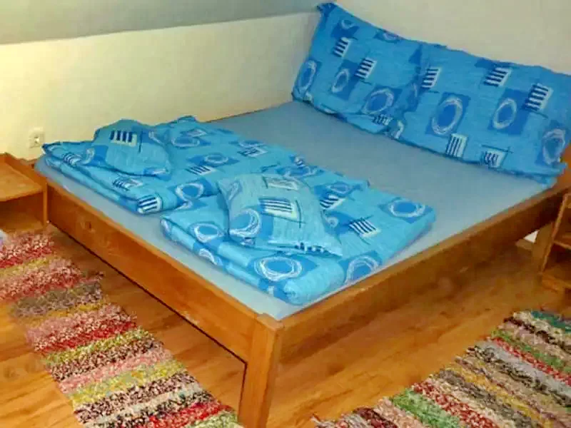 Izvoare Cazare | Sat de vacanță (K0519-18) Imaginea poate fi supusă drepturilor de autor. Se recomandă contactarea titularului drepturilor.