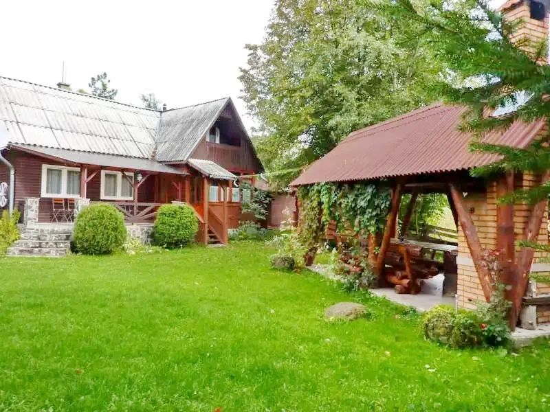 Izvoare Cazare | Sat de vacanță (K0520-10) Imaginea poate fi supusă drepturilor de autor. Se recomandă contactarea titularului drepturilor.