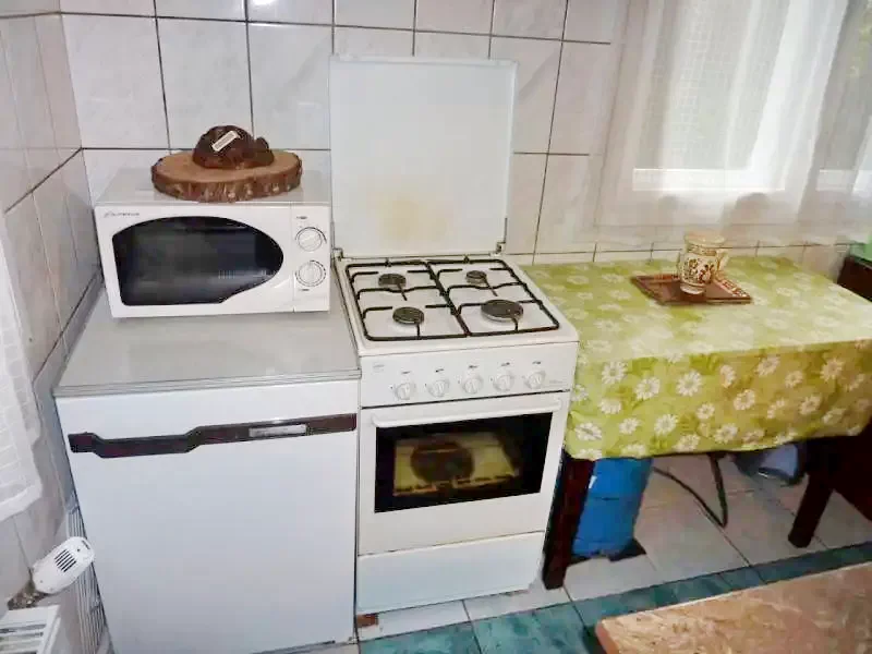 Izvoare Cazare | Sat de vacanță (K0520-28) Imaginea poate fi supusă drepturilor de autor. Se recomandă contactarea titularului drepturilor.