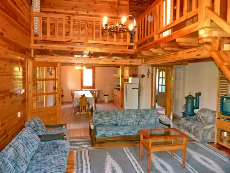 Izvoare Cazare | Cabană (K0723-1) Imaginea poate fi supusă drepturilor de autor. Se recomandă contactarea titularului drepturilor. Izvoare Cazare | Cabană (K0723-1) Imaginea poate fi supusă drepturilor de autor. Se recomandă contactarea titularului drepturilor.